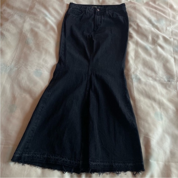 Grlfrnd- Ariana Flared Mid Rise Denim Maxi Skirt In Black East Side Size 27 - Picture 2 of 6